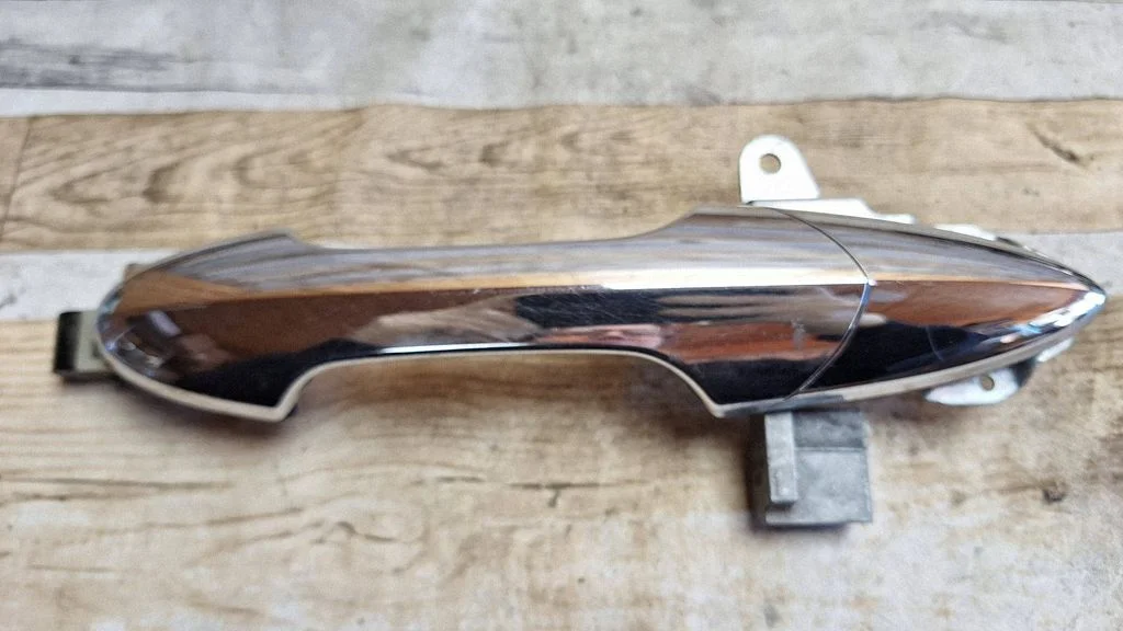 Rear door exterior handle – rear right