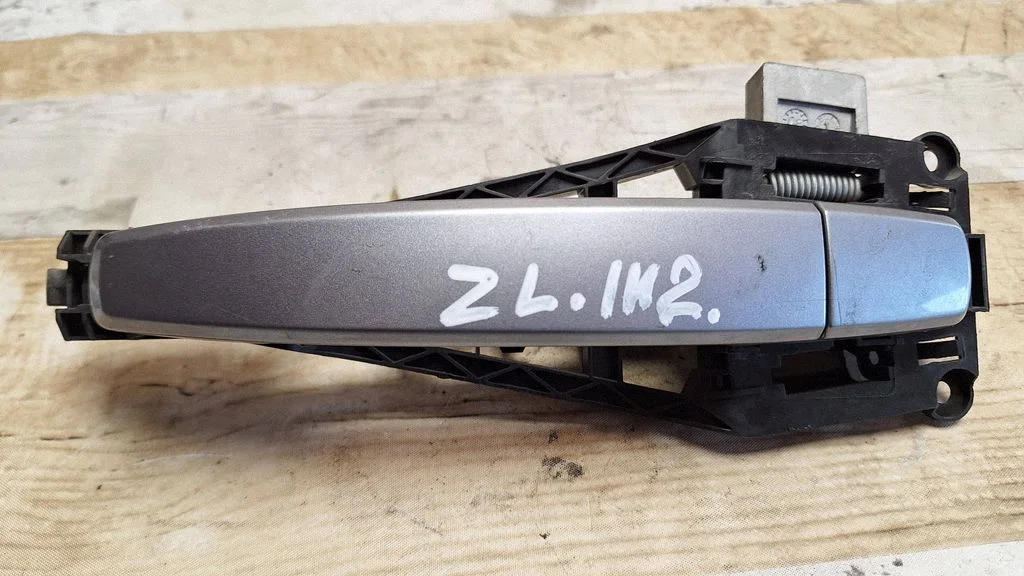 Rear door exterior handle – Opel Zafira B (2005-2014)