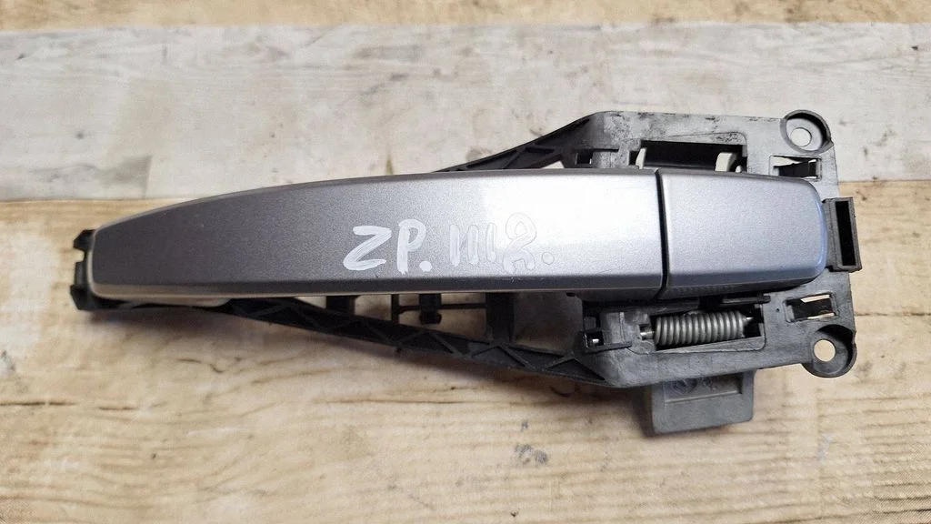 Tagaukse välimine käepide – Opel Zafira B (2005-2014)