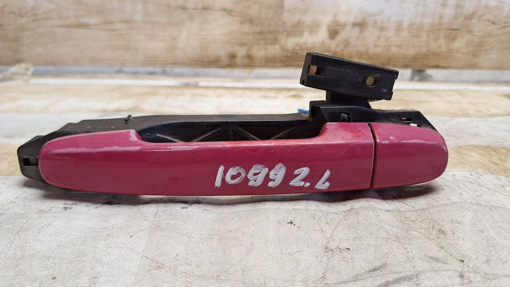 Rear door exterior handle – rear left