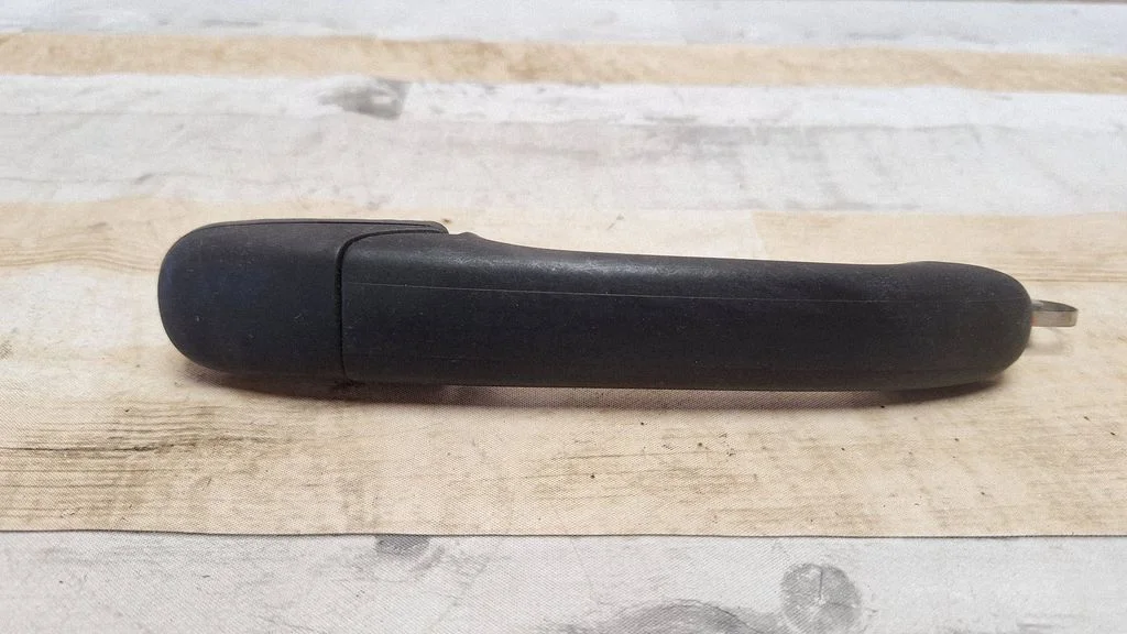 Rear door exterior handle – rear right