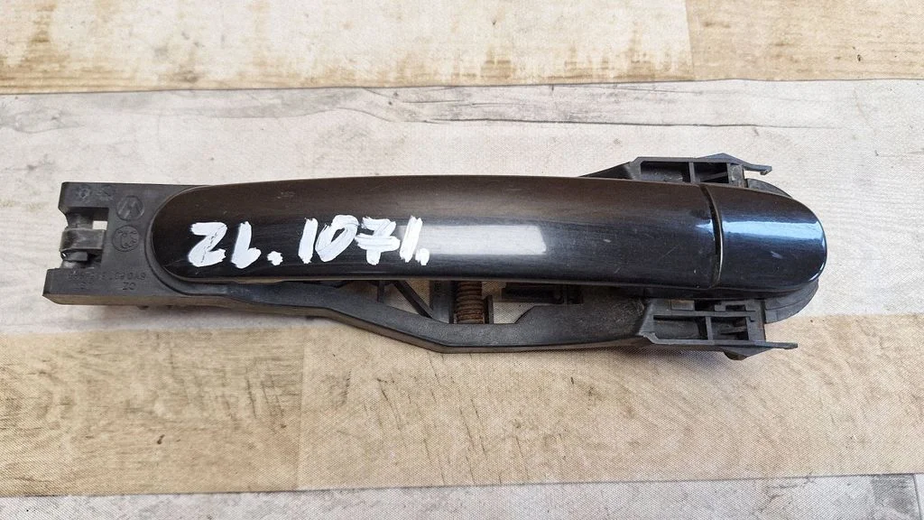 Rear door exterior handle 6Y0837885