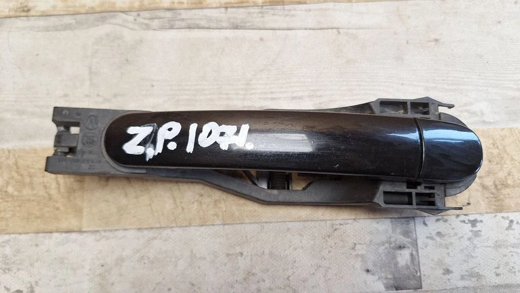 Rear door exterior handle 6Y0837885