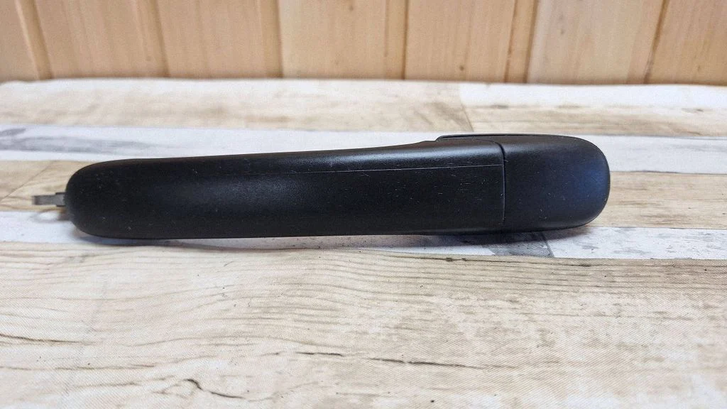 Rear door exterior handle – rear left