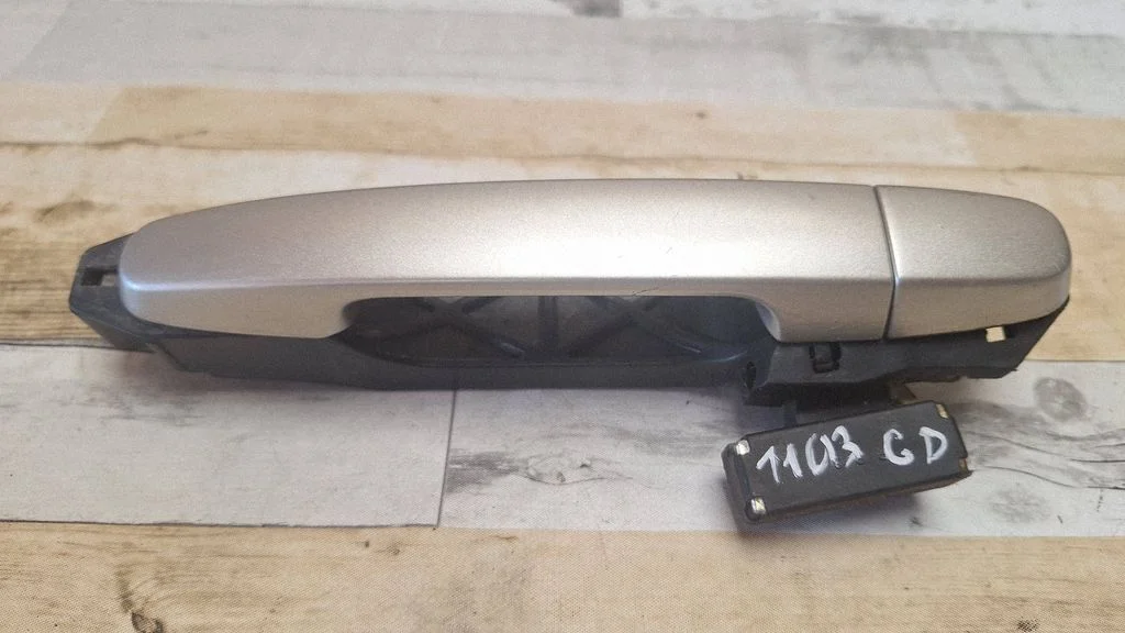 Rear door exterior handle – rear right