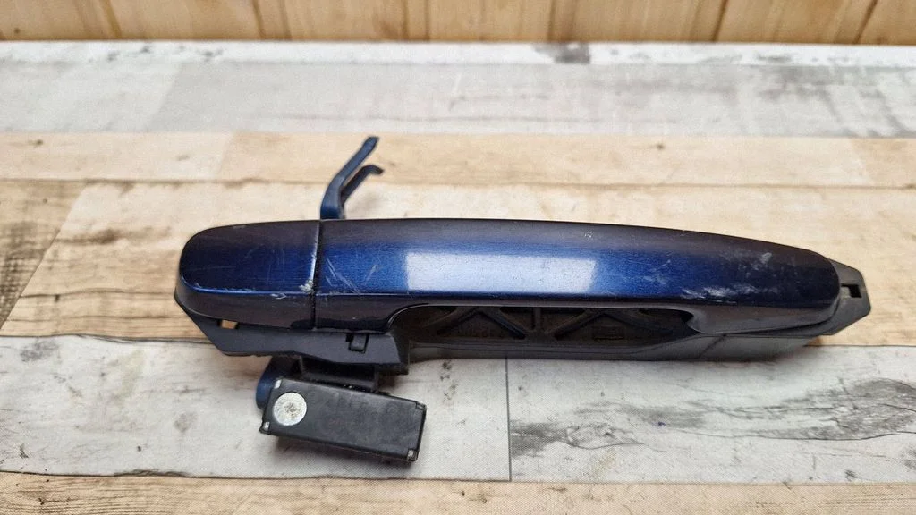 Rear door exterior handle – rear left