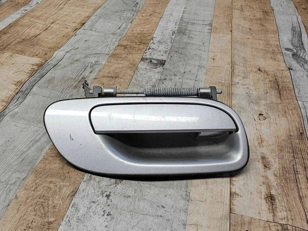 Rear door exterior handle – rear right