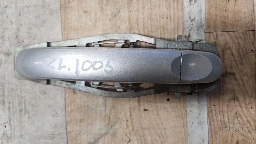 Rear door exterior handle 1T0837885