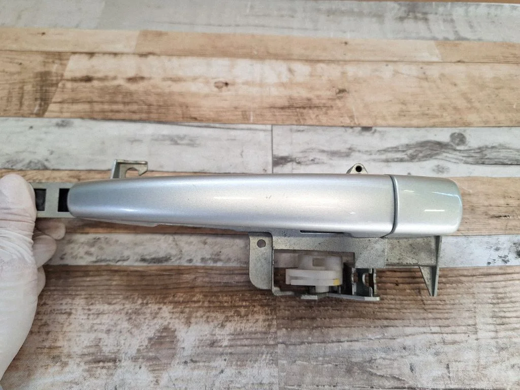 Rear door exterior handle 9680947180