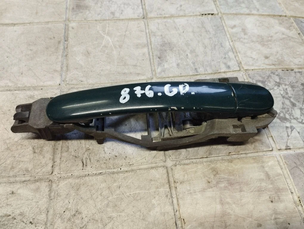 Klamka zewnętrzna drzwi tylnych 3B0837885