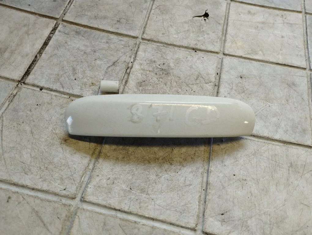 Rear door exterior handle – rear right