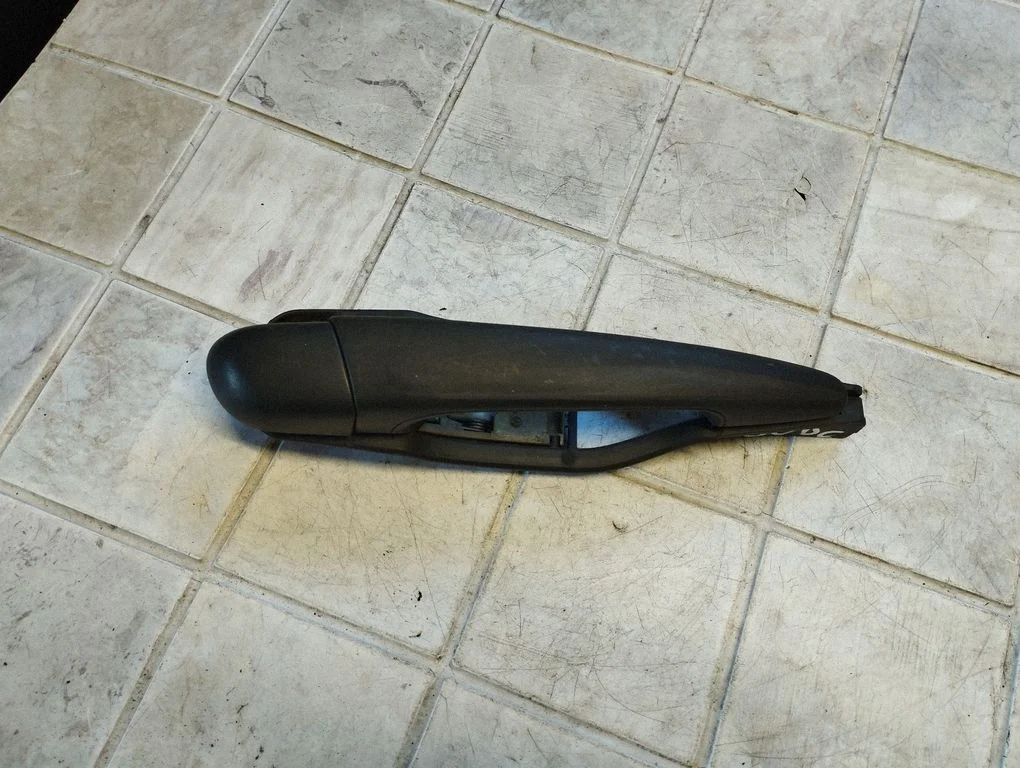Rear door exterior handle – rear right