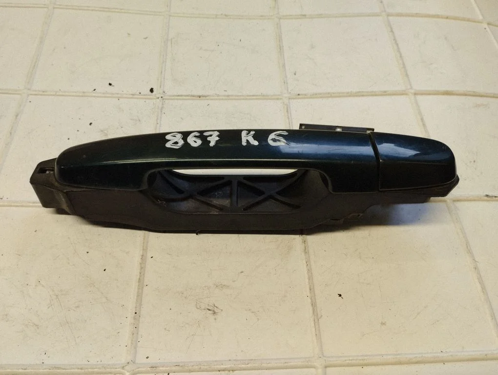 Tagaukse välimine käepide – Toyota RAV 4 (XA20) (2000-2005)