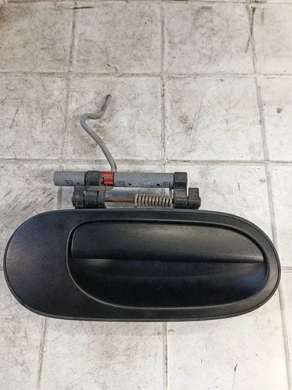 Rear door exterior handle – rear right