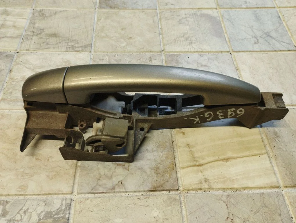 Tagaukse välimine käepide 9684560080