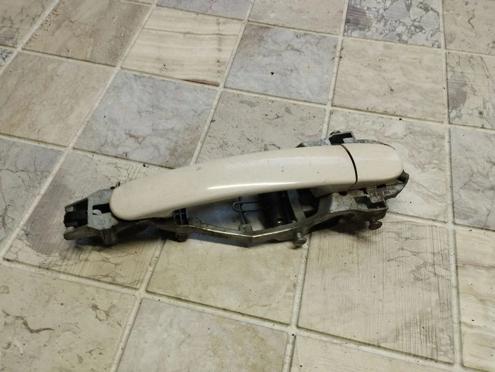 Rear door exterior handle 5J0837886