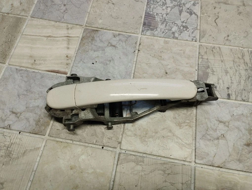 Rear door exterior handle 5J0837886