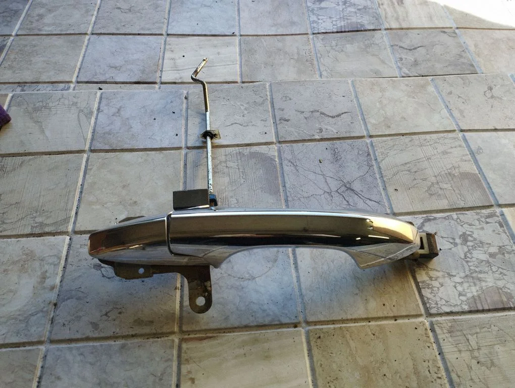 Rear door exterior handle – Honda CR-V (2007-2012)