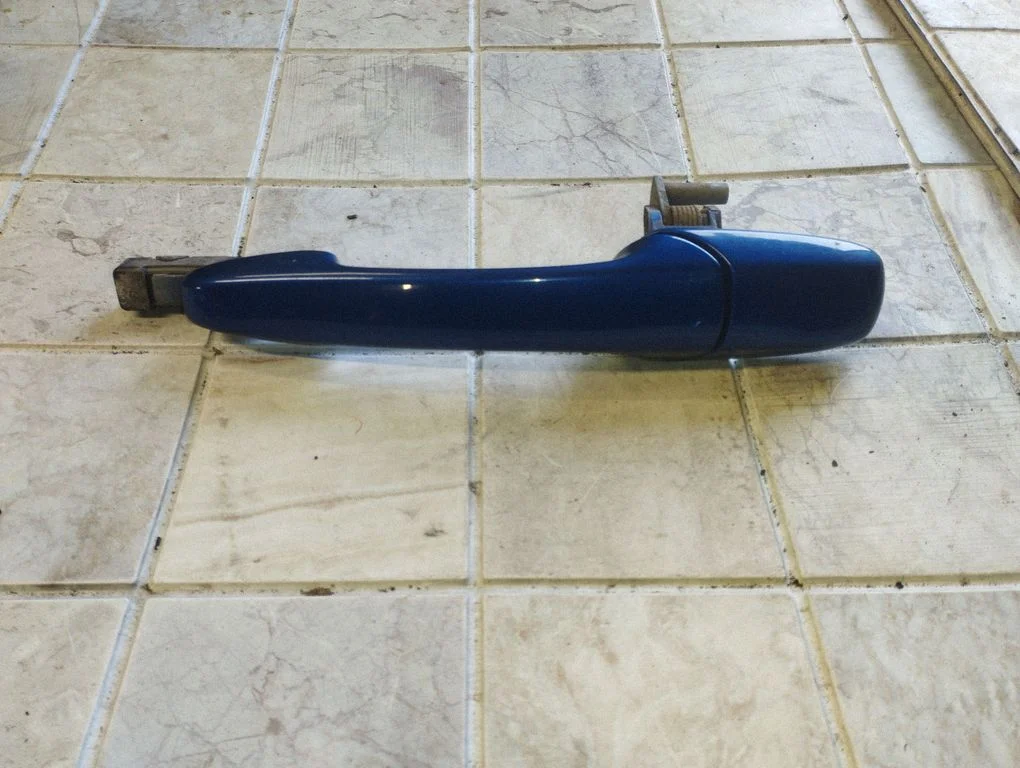 Rear door exterior handle – rear left
