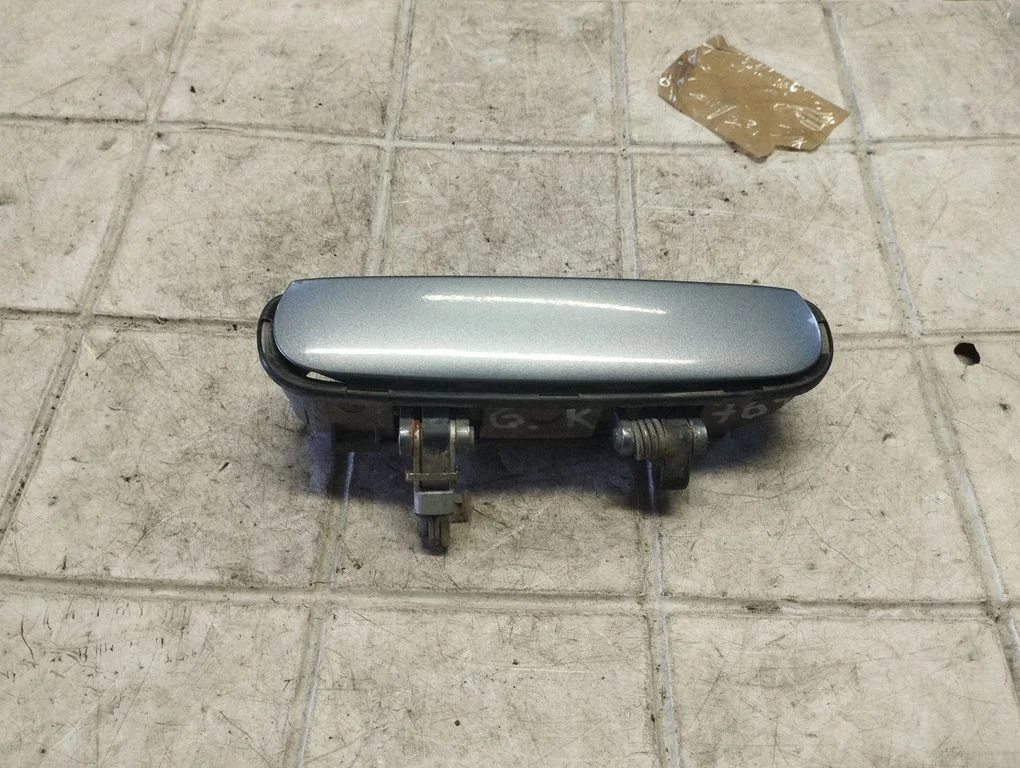 Tagaukse välimine käepide 4B1837885