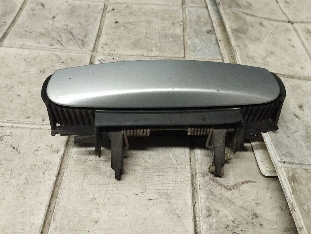 Rear door exterior handle 4B0839885