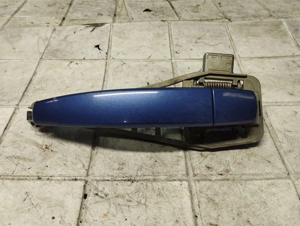 Rear door exterior handle – rear left