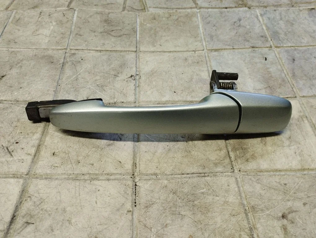 Rear door exterior handle – rear left