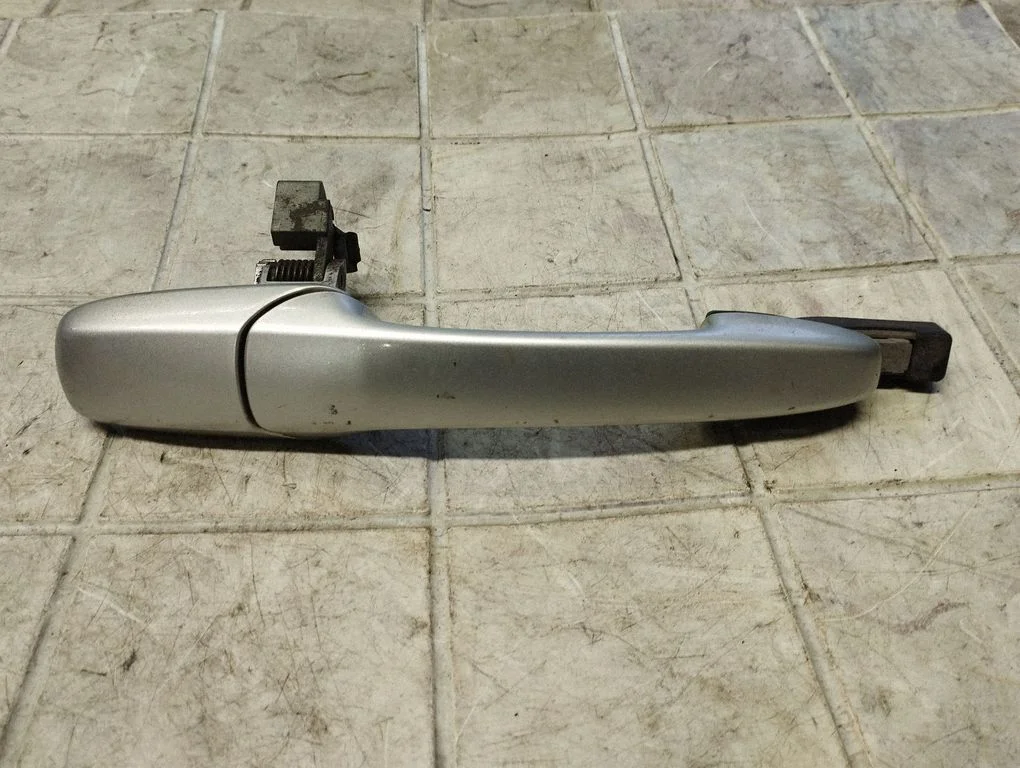 Rear door exterior handle – rear right