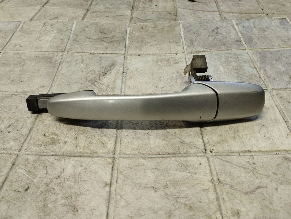 Rear door exterior handle – rear left