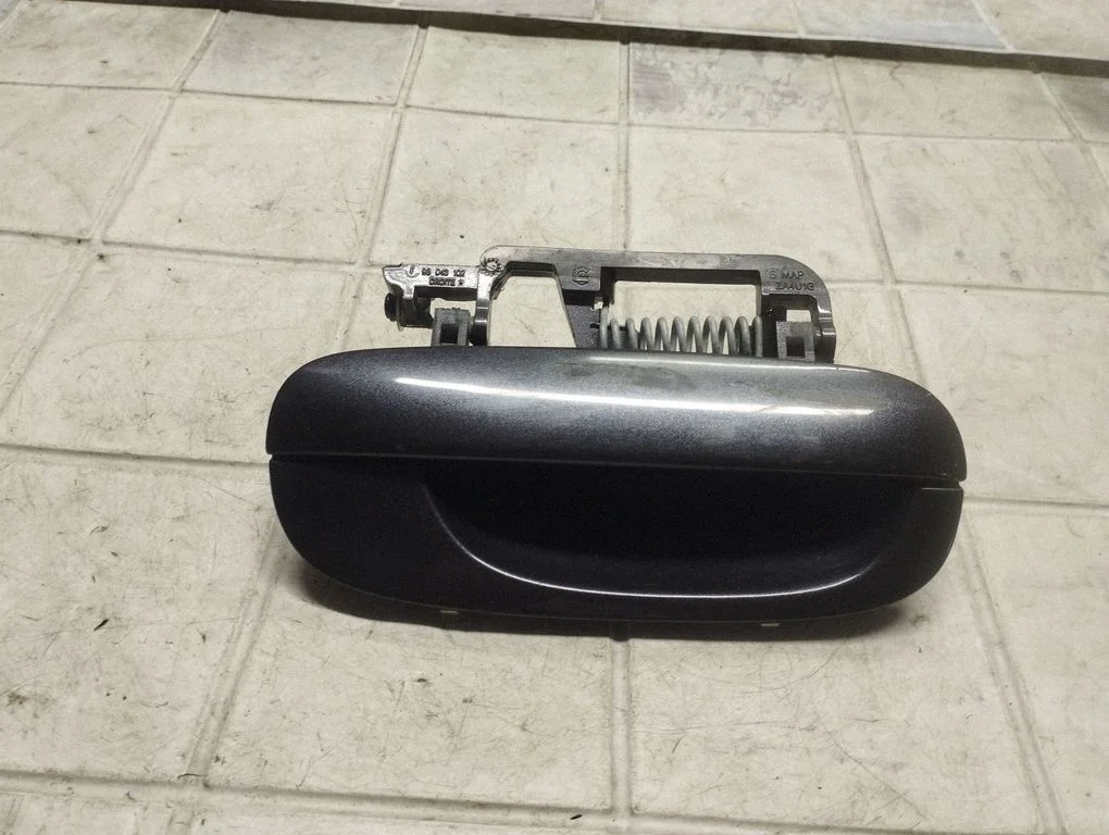 Tagaukse välimine käepide 98043102