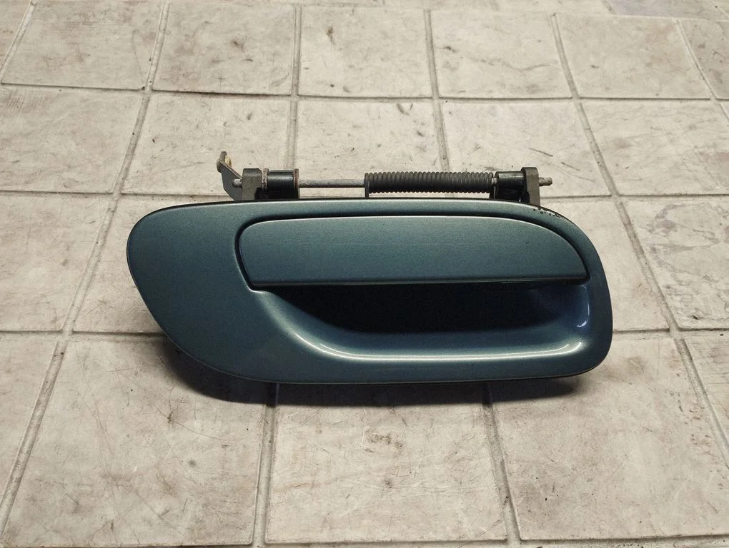 Rear door exterior handle Z410