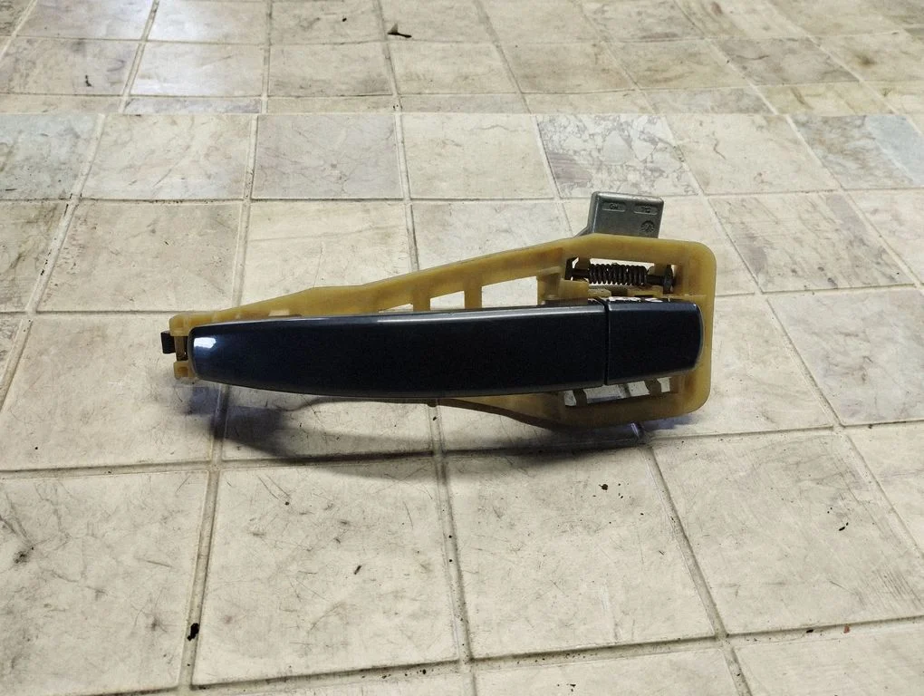Rear door exterior handle – rear left