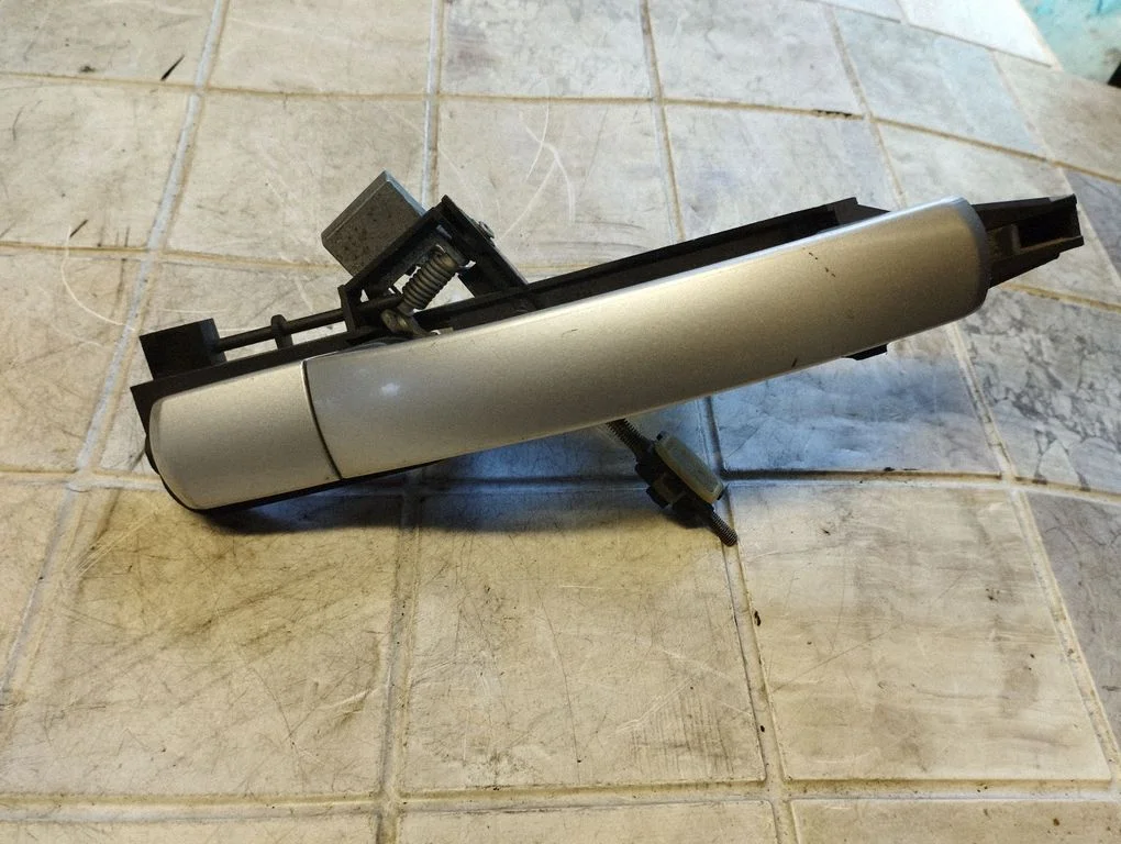 Rear door exterior handle 1S71F226B22AC