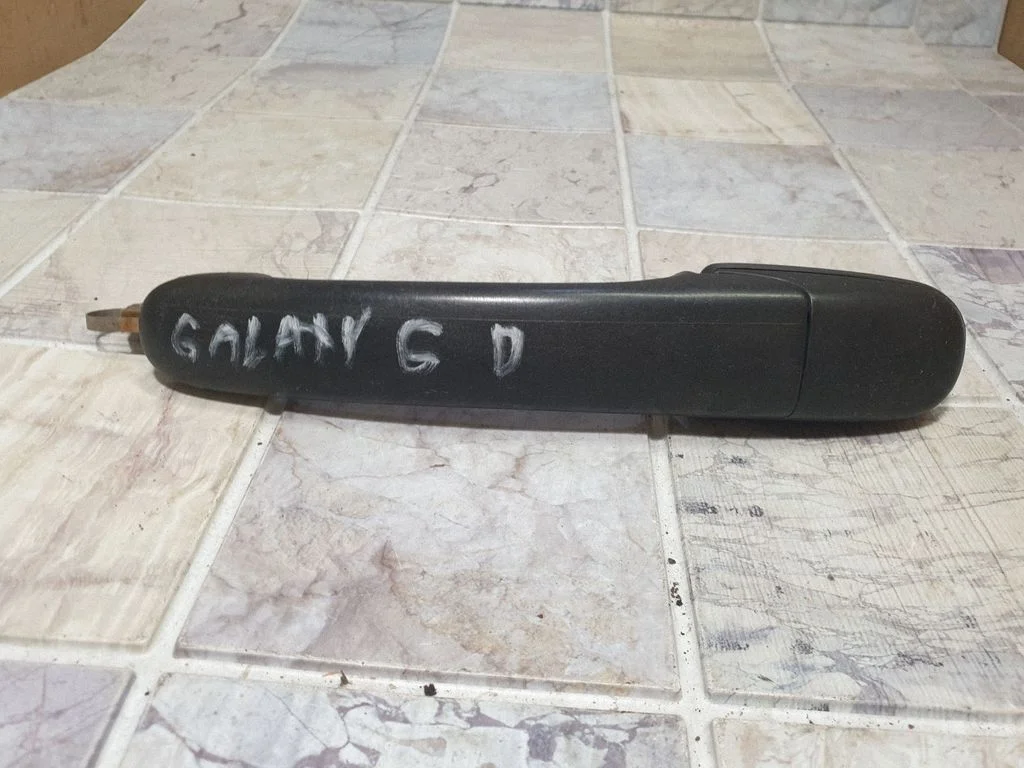 Rear door exterior handle – rear right