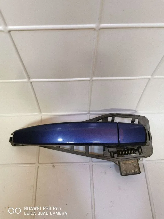 Rear door exterior handle – rear right