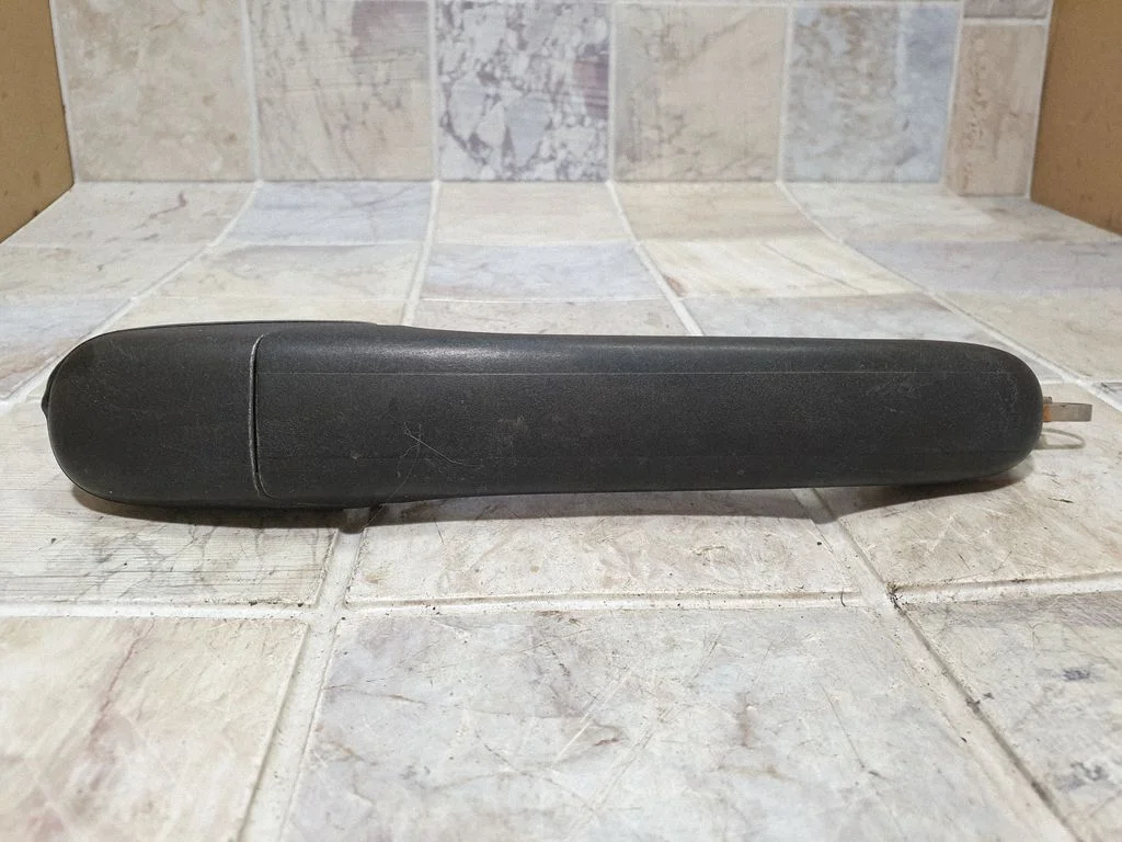Rear door exterior handle – rear right