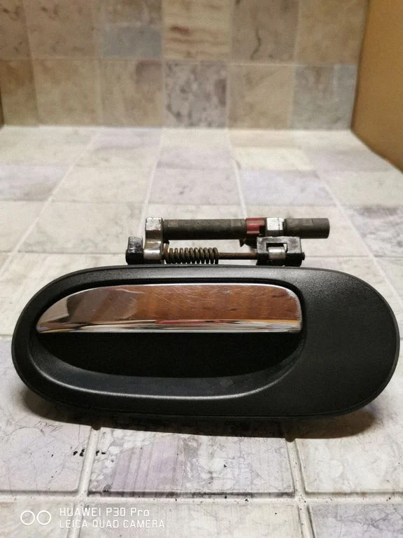 Tagaukse välimine käepide SA830613