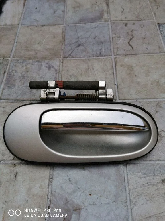 Klamka zewnętrzna drzwi tylnych – Nissan Almera N16 (2000-2010)