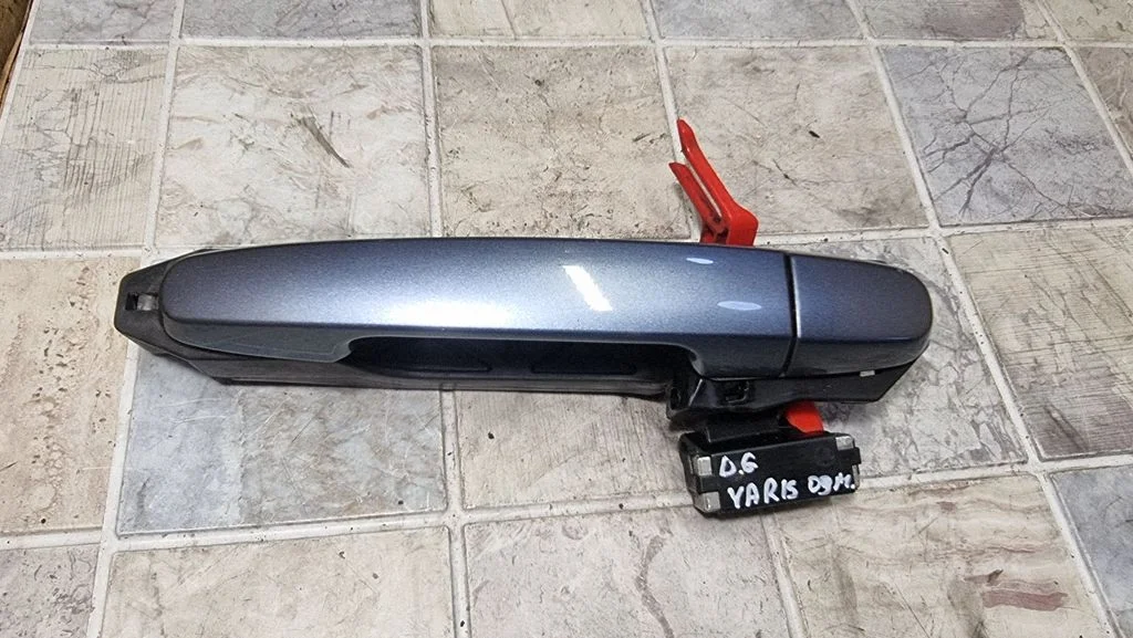 Rear door exterior handle – rear right