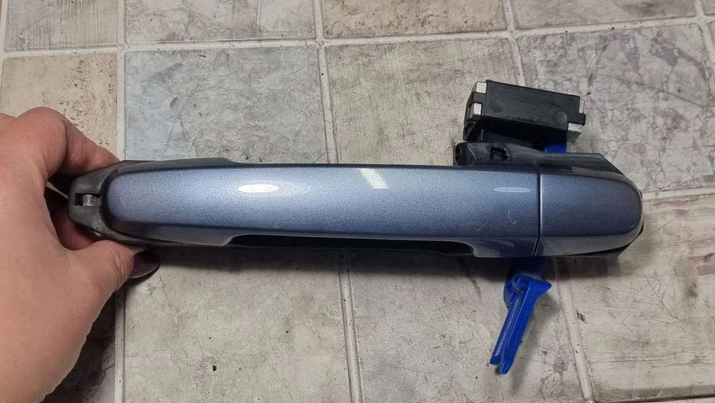 Rear door exterior handle – rear left