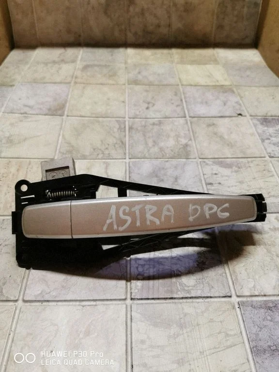 Rear door exterior handle – Opel Astra H (2004-2012)