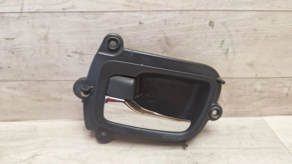 Rear door interior handle MN105359