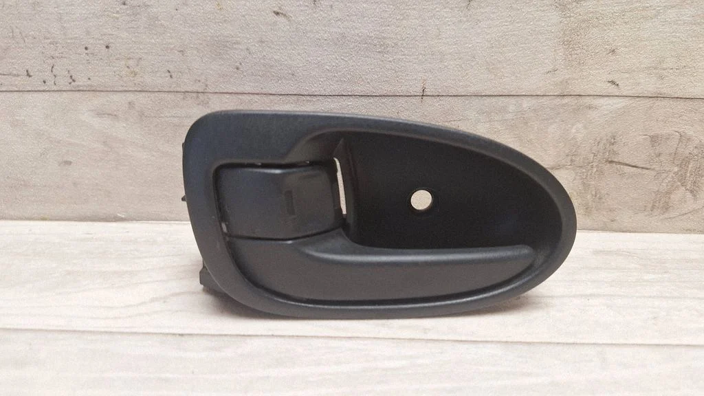 Tagaukse sisemine käepide – Toyota Yaris (2006-2011)