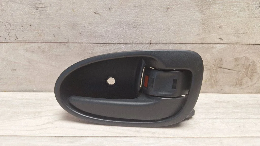 Tagaukse sisemine käepide – Toyota Yaris (2006-2011)