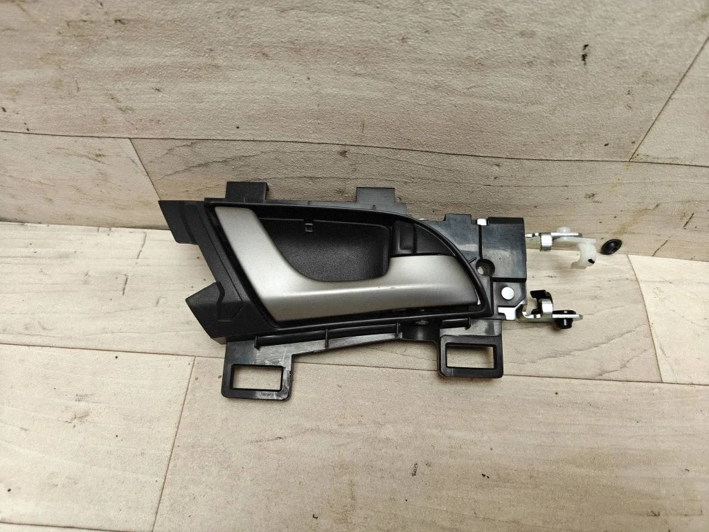 Tagaukse sisemine käepide – Honda Accord (2008-2016)