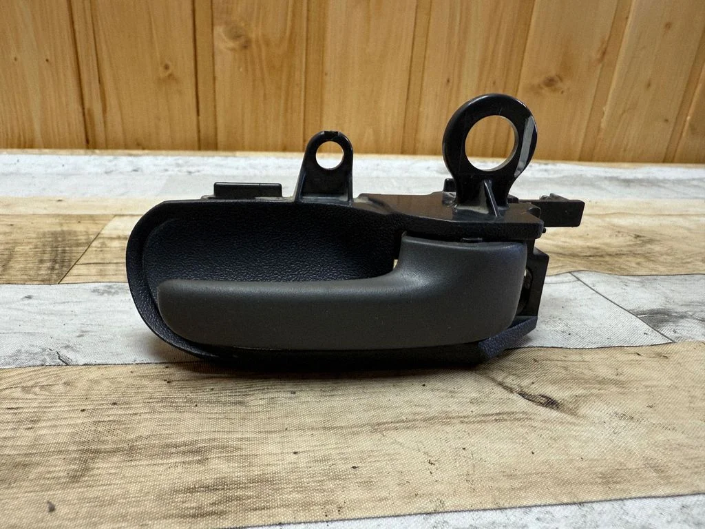Tagaukse sisemine käepide – Toyota Yaris Verso (1999-2005)