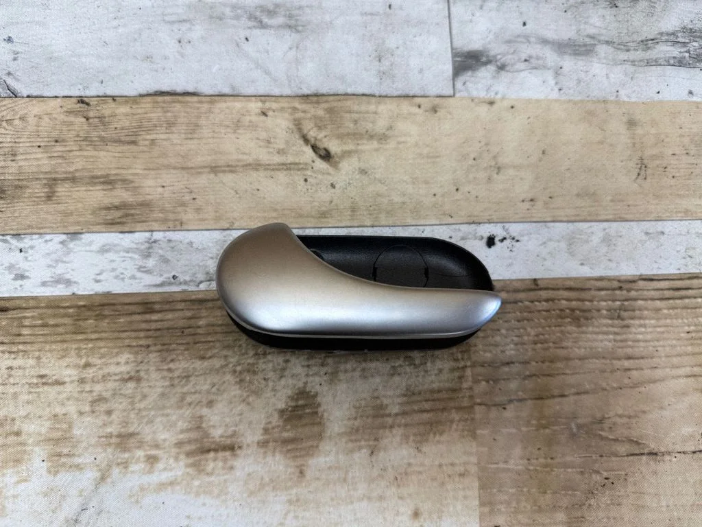 Rear door interior handle – rear left