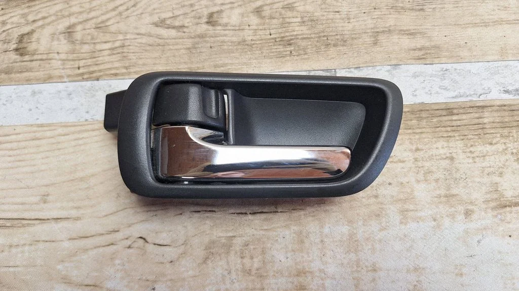 Rear door interior handle 692060F010