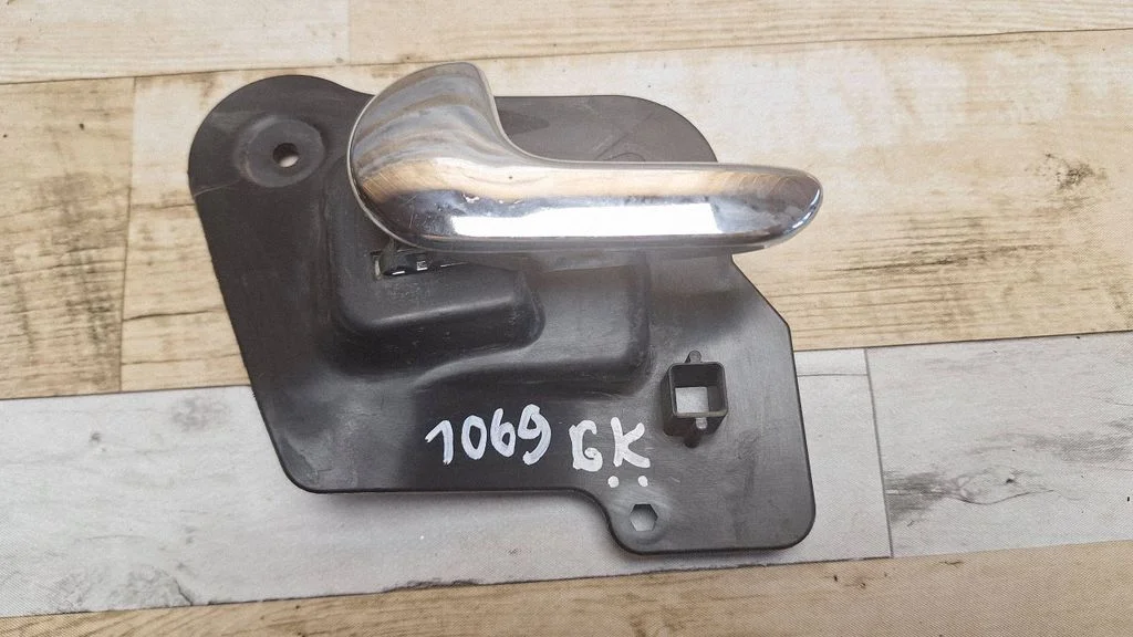 Tagaukse sisemine käepide – Opel Meriva A (2003-2010)
