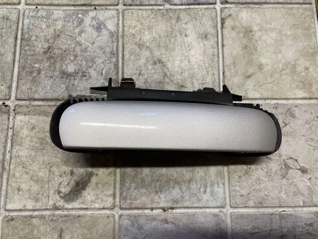 Tagaukse välimine käepide 4B0839885